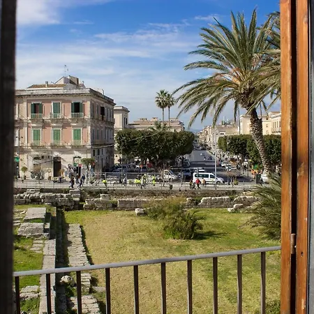Apollonion Hh Above Apollo's Temple Ortygia * سيراكوزا